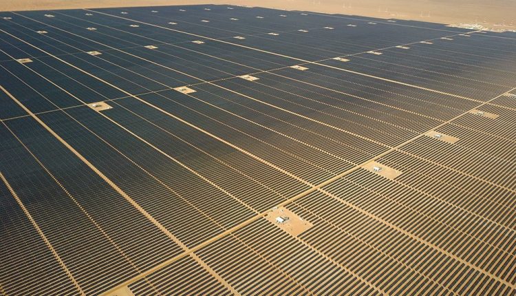 Saudi Arabia reveals bidders for 3.7 GW solar tender