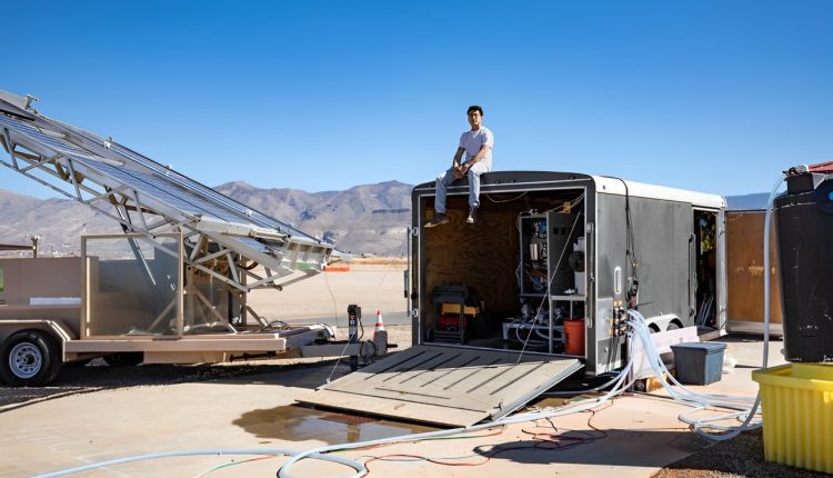 MIT’s new desalination system runs with the rhythms of the sun.
